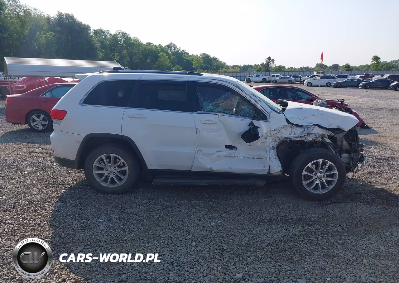 2015 Jeep Grand Cherokee Laredo VIN:1C4RJEAG5FC219153 - 13