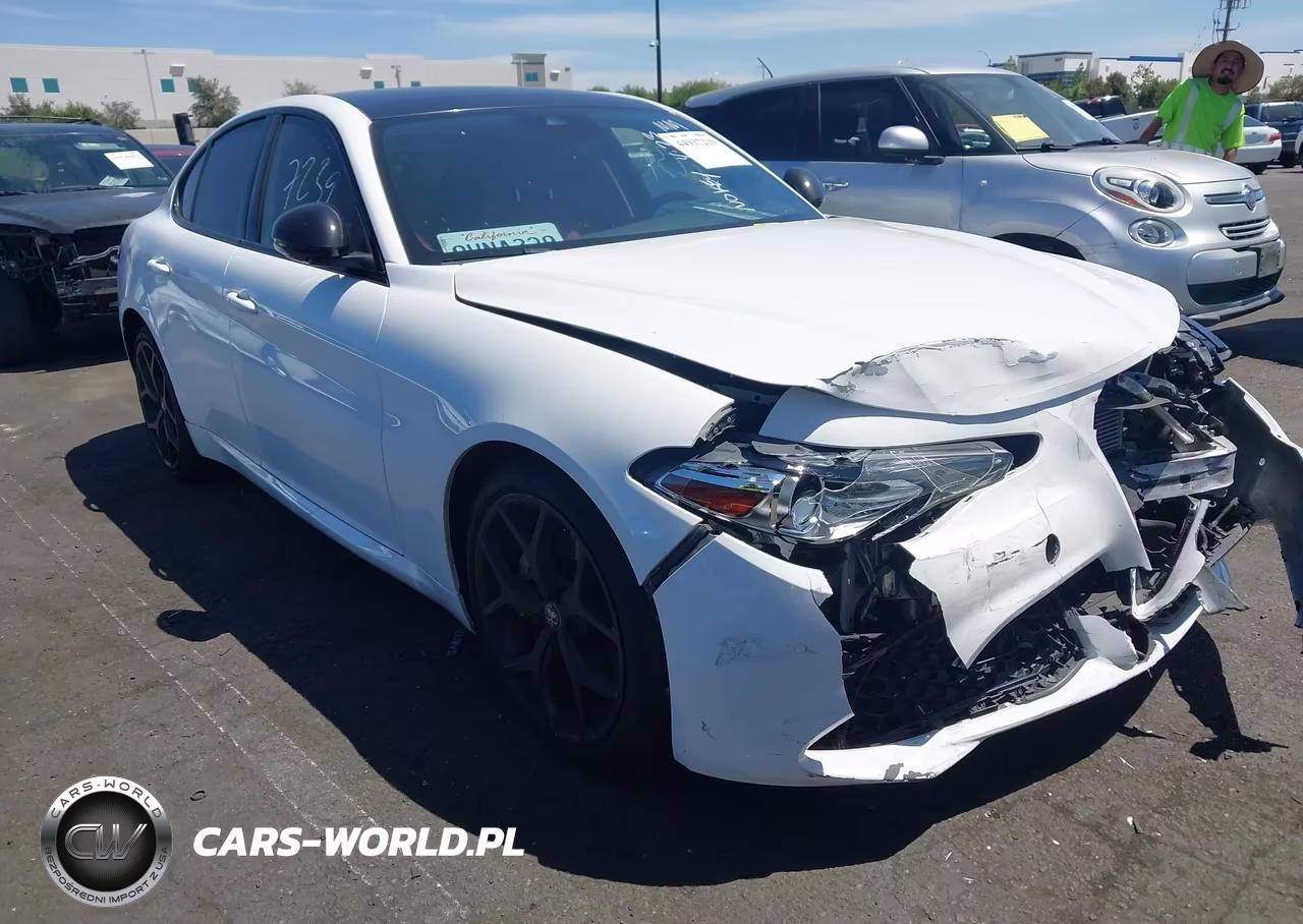 2021 Alfa Romeo Giulia Ti Rwd – zdjęcie 1 z 17