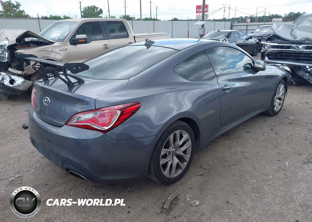 2016 Hyundai Genesis 3.8 Base VIN:KMHHT6KJ1GU133612 - 4