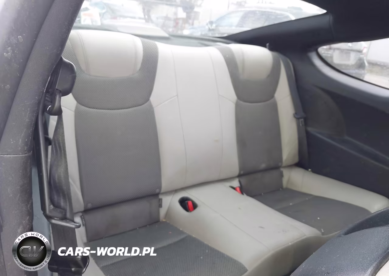 2016 Hyundai Genesis 3.8 Base VIN:KMHHT6KJ1GU133612 - 8