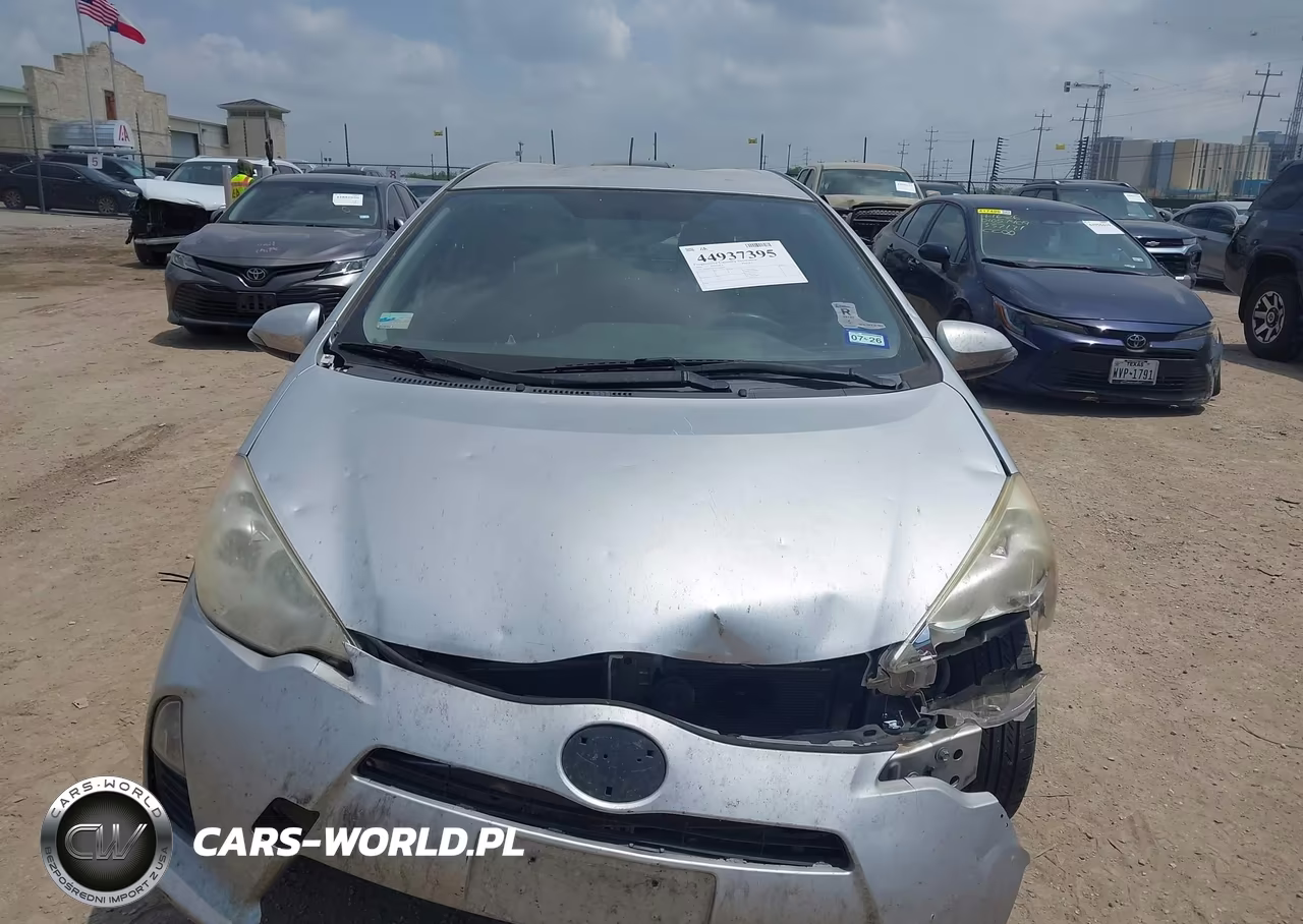 2014 Toyota Prius C Two VIN:JTDKDTB37E1064270 - 12