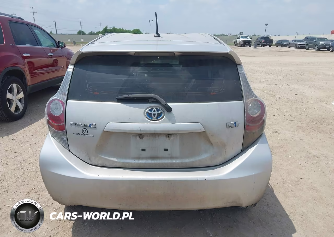 2014 Toyota Prius C Two VIN:JTDKDTB37E1064270 - 16