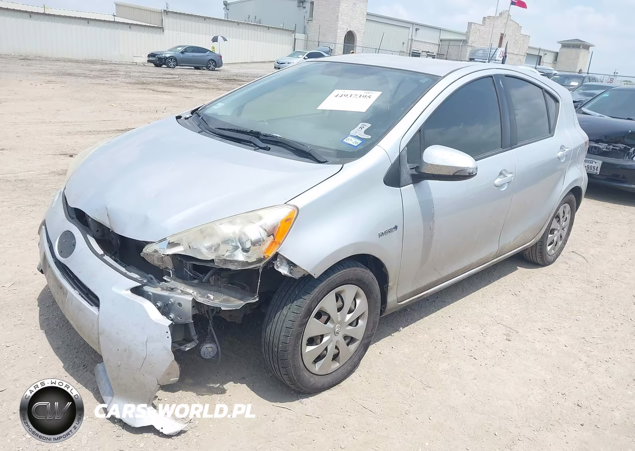 2014 Toyota Prius C Two VIN:JTDKDTB37E1064270 - 2