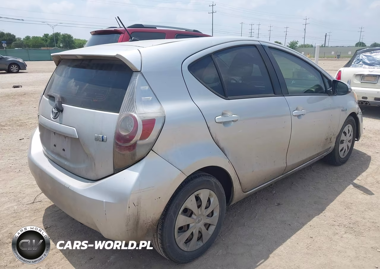 2014 Toyota Prius C Two VIN:JTDKDTB37E1064270 - 4