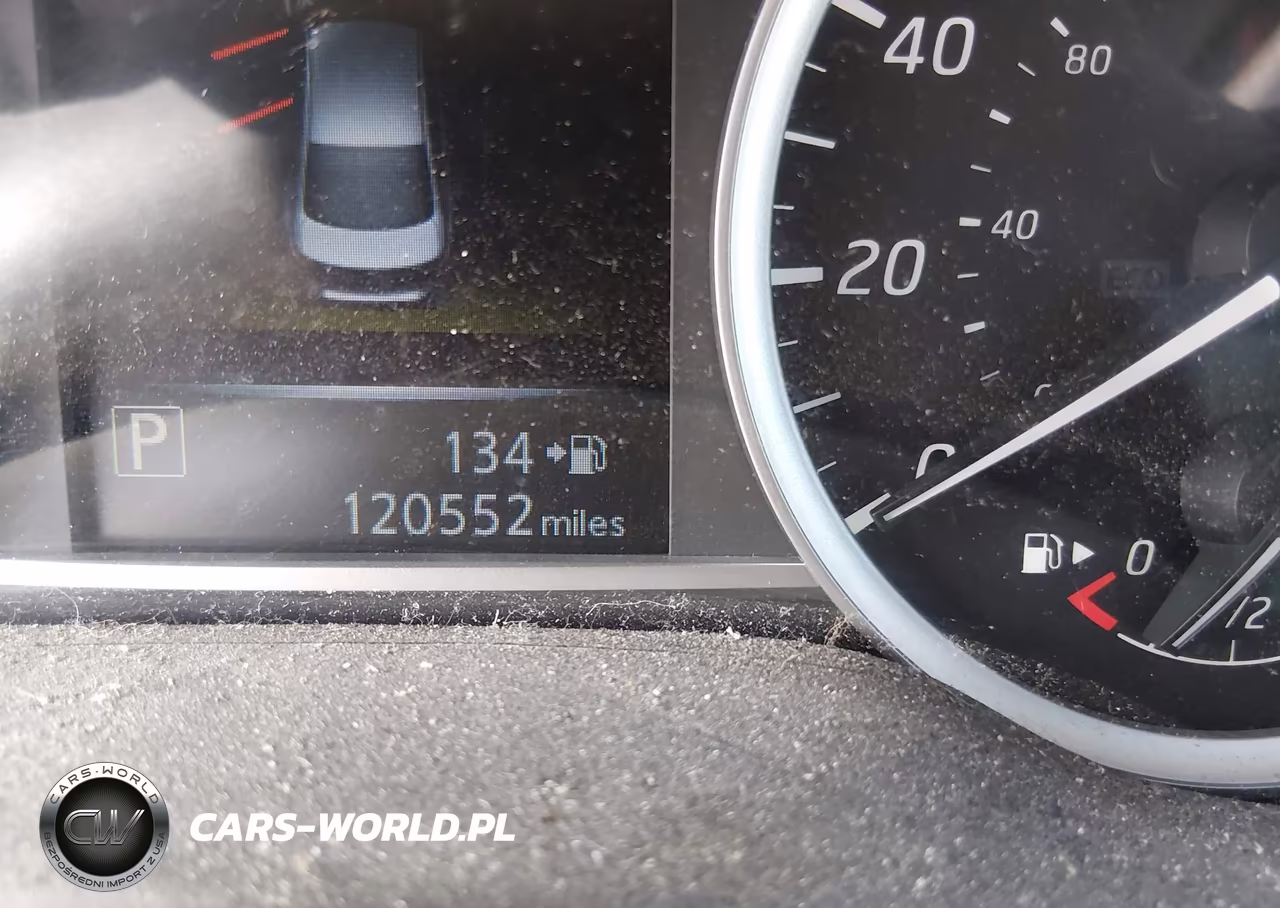 2018 Nissan Sentra S VIN:3N1AB7AP3JY329711 - 15