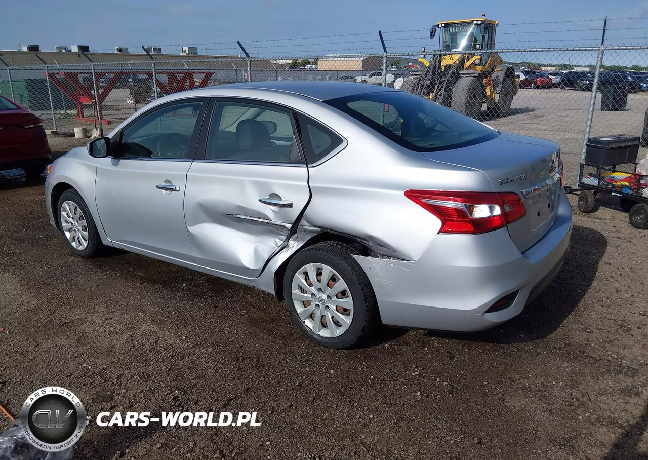 2018 Nissan Sentra S VIN:3N1AB7AP3JY329711 - 3