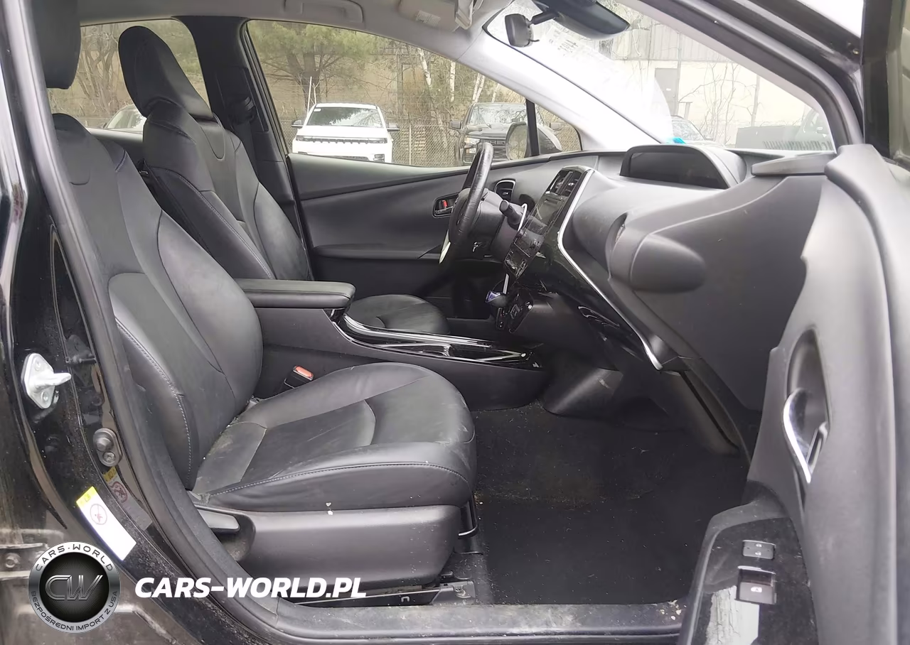 2017 Toyota Prius Three Touring VIN:JTDKARFU9H3541014 - 5