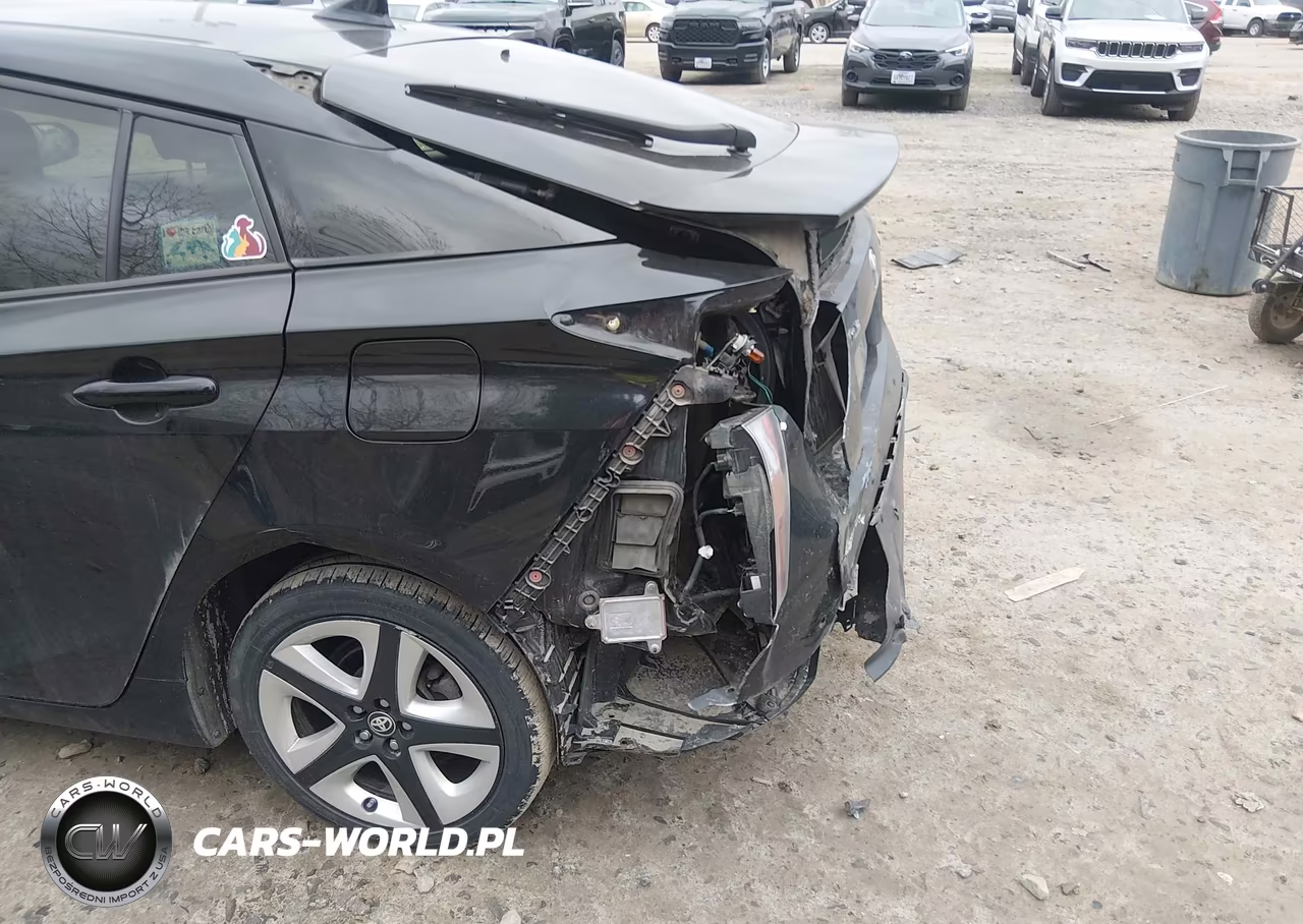 2017 Toyota Prius Three Touring VIN:JTDKARFU9H3541014 - 6