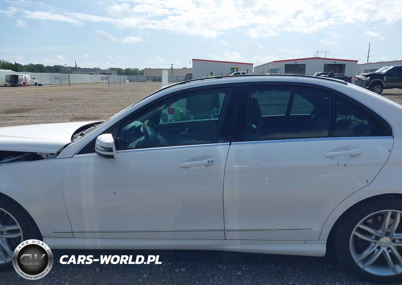 2014 Mercedes-Benz C 300 Sport 4Matic VIN:WDDGF8AB5ER317812 - 14