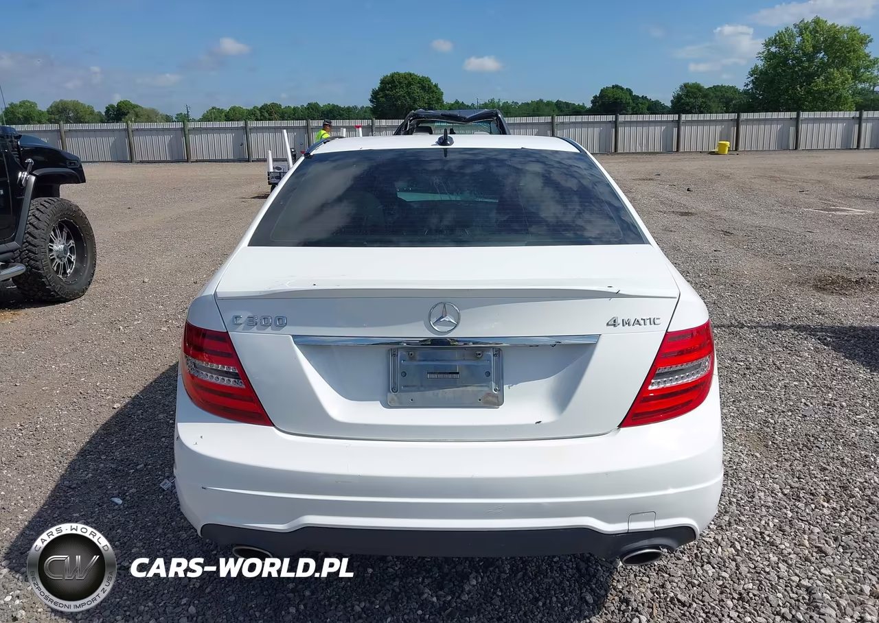 2014 Mercedes-Benz C 300 Sport 4Matic VIN:WDDGF8AB5ER317812 - 16