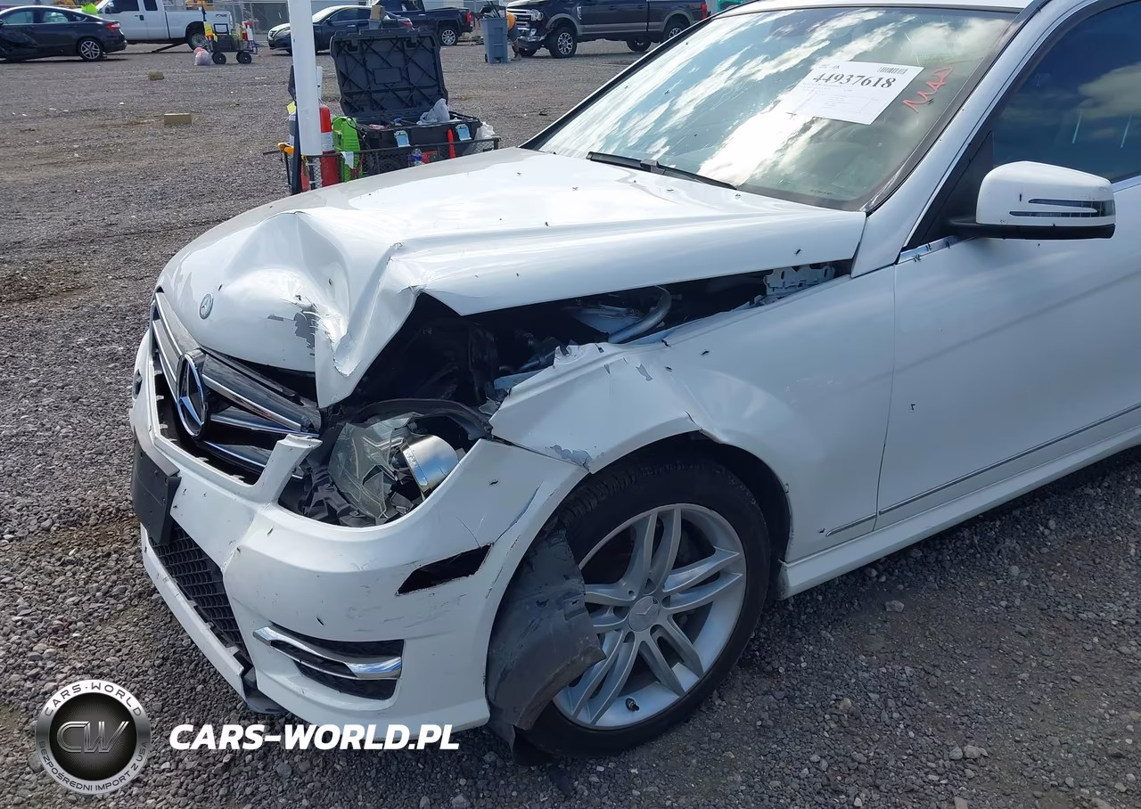 2014 Mercedes-Benz C 300 Sport 4Matic VIN:WDDGF8AB5ER317812 - 17
