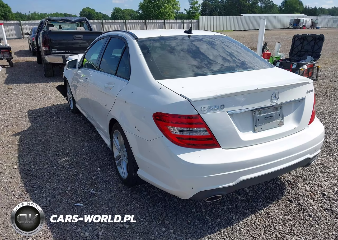2014 Mercedes-Benz C 300 Sport 4Matic VIN:WDDGF8AB5ER317812 - 3