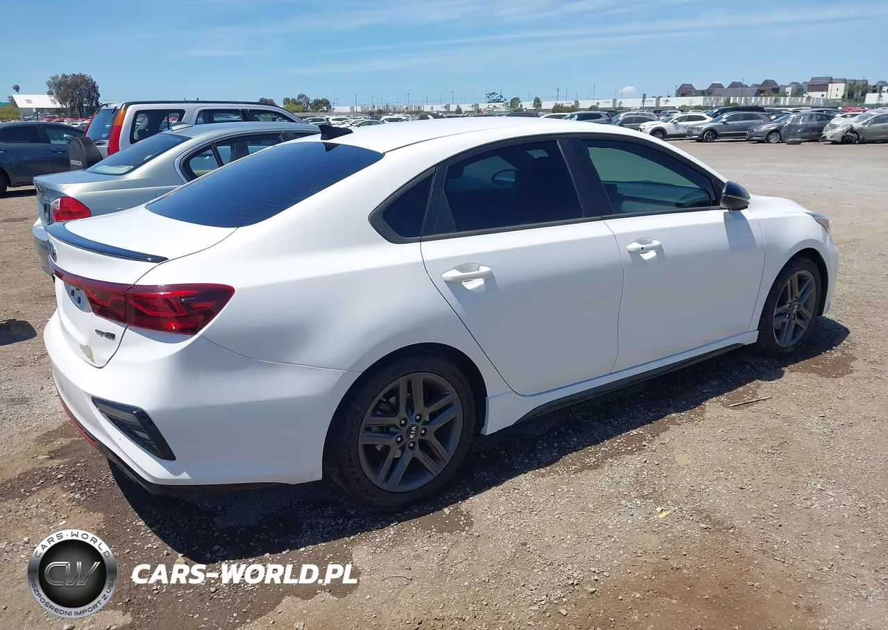 2021 Kia Forte Gt-Line VIN:3KPF34ADXME409095 - 4