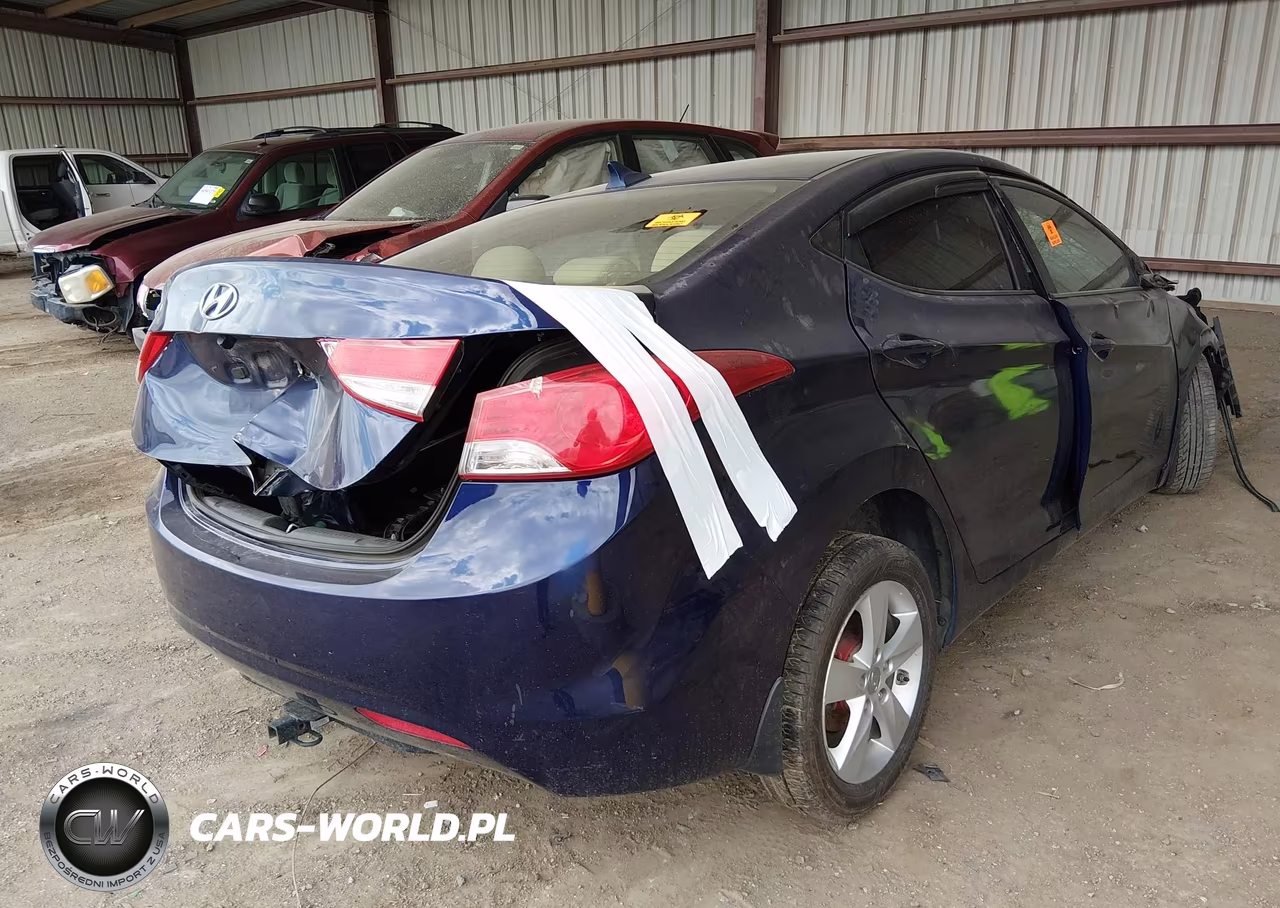 2013 Hyundai Elantra Gls VIN:5NPDH4AE0DH415677 - 4