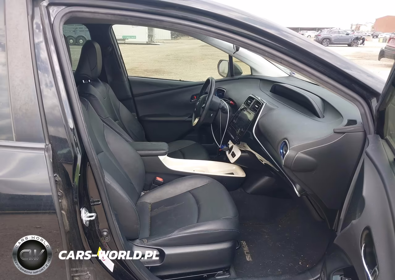 2016 Toyota Prius Three Touring VIN:JTDKARFU2G3008713 - 5