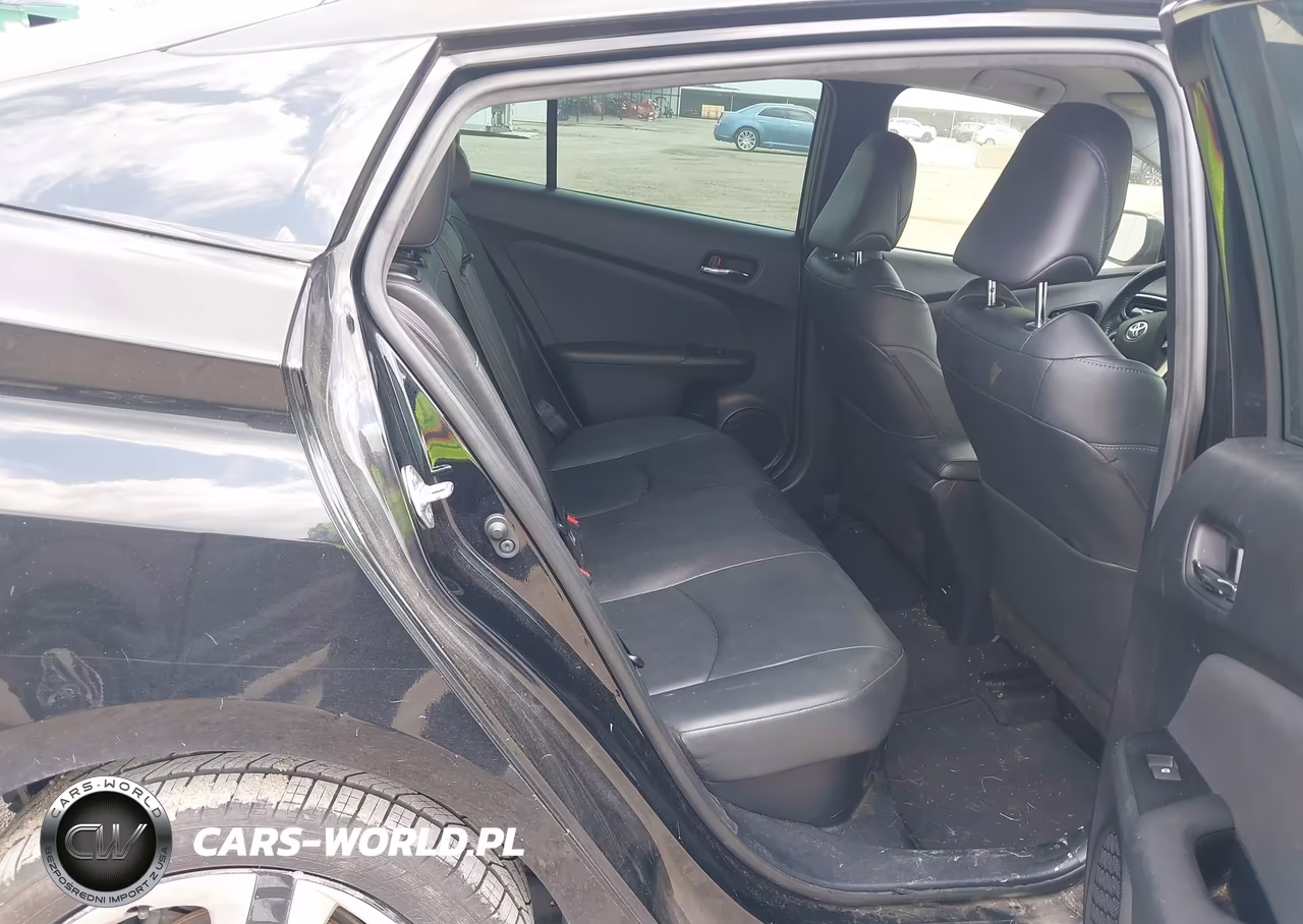 2016 Toyota Prius Three Touring VIN:JTDKARFU2G3008713 - 8