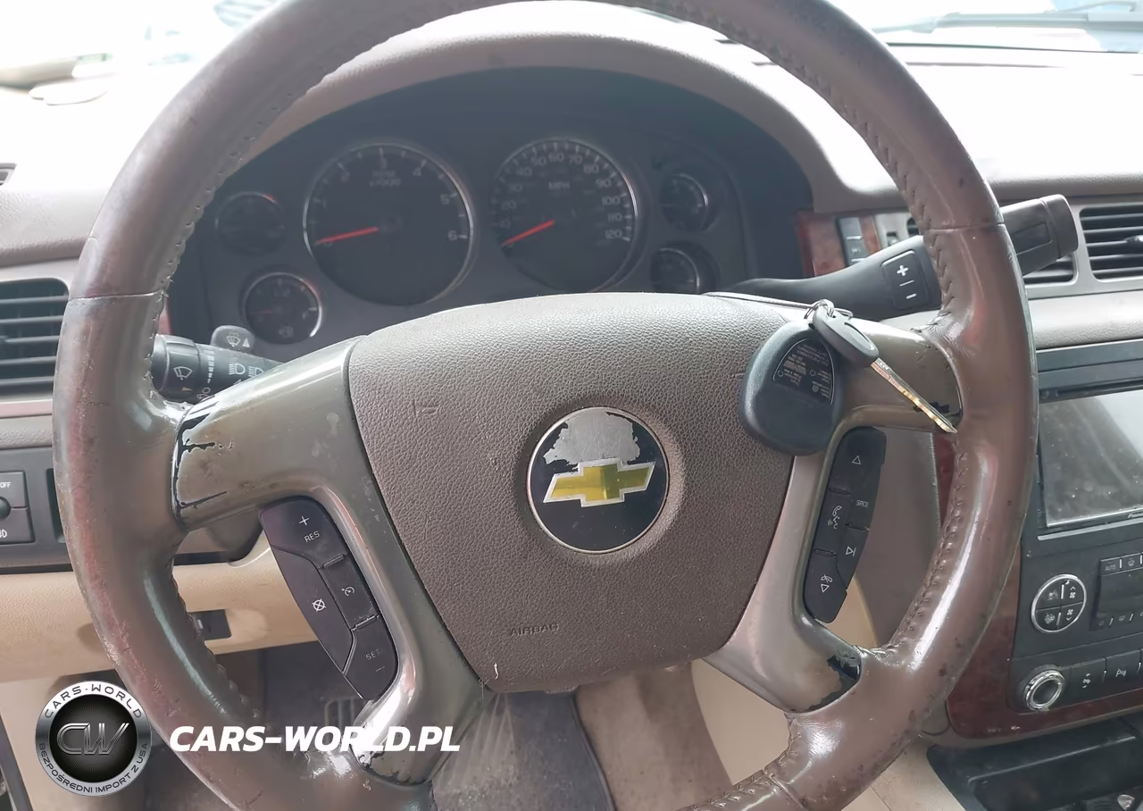 2011 Chevrolet Tahoe Lt VIN:1GNSCBE05BR113548 - 11