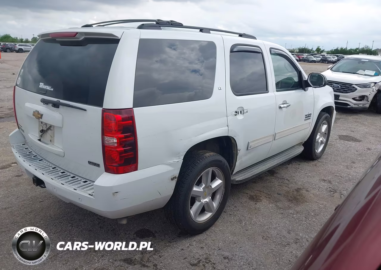 2011 Chevrolet Tahoe Lt VIN:1GNSCBE05BR113548 - 4