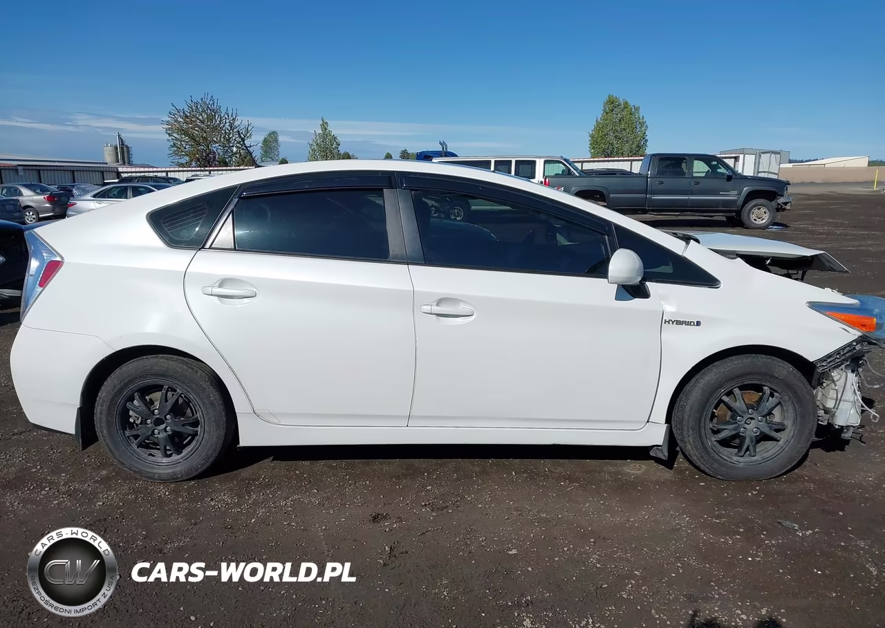 2013 Toyota Prius Four VIN:JTDKN3DU2D5631057 - 14