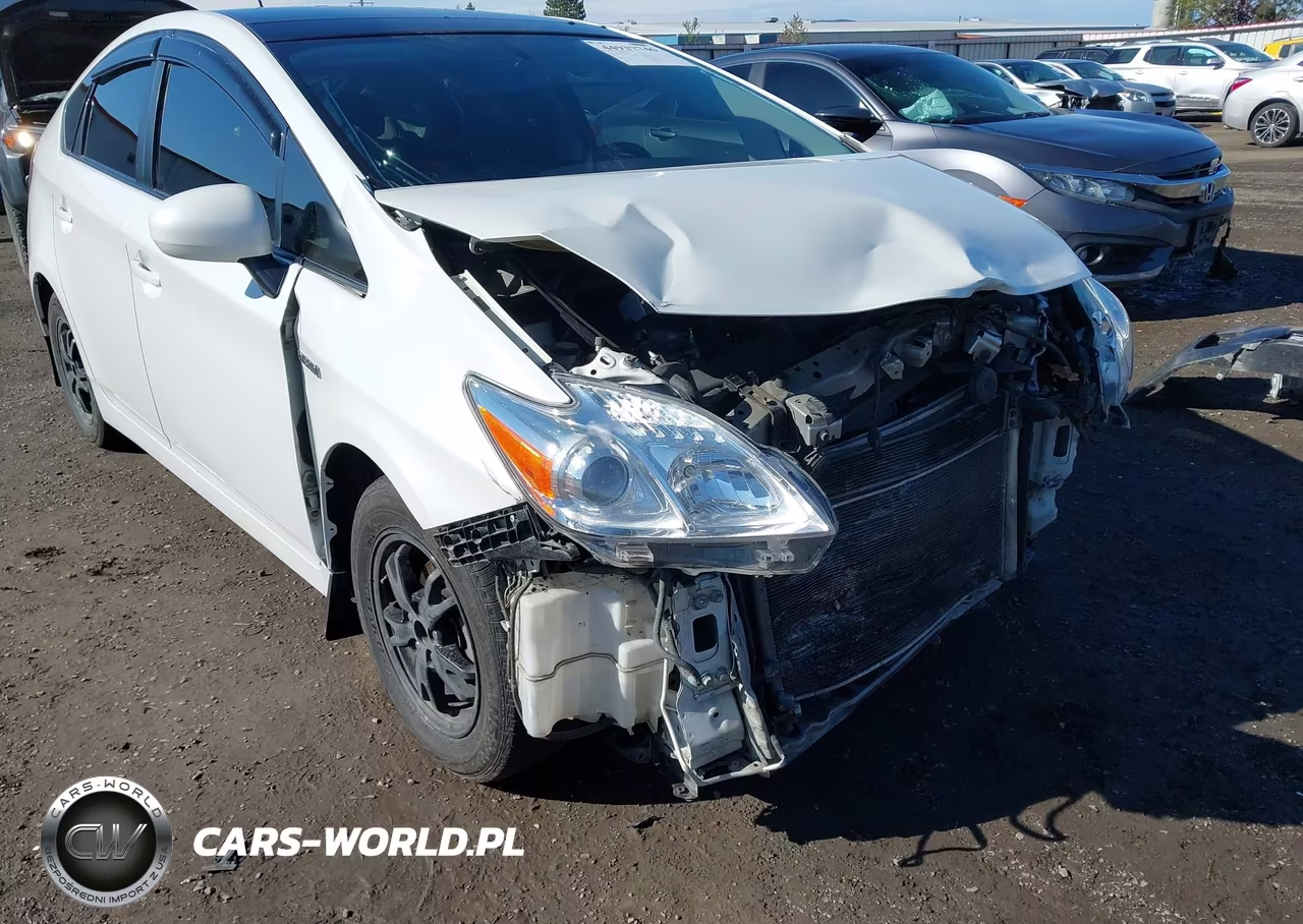 2013 Toyota Prius Four VIN:JTDKN3DU2D5631057 - 18