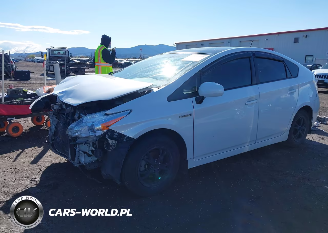 2013 Toyota Prius Four VIN:JTDKN3DU2D5631057 - 2