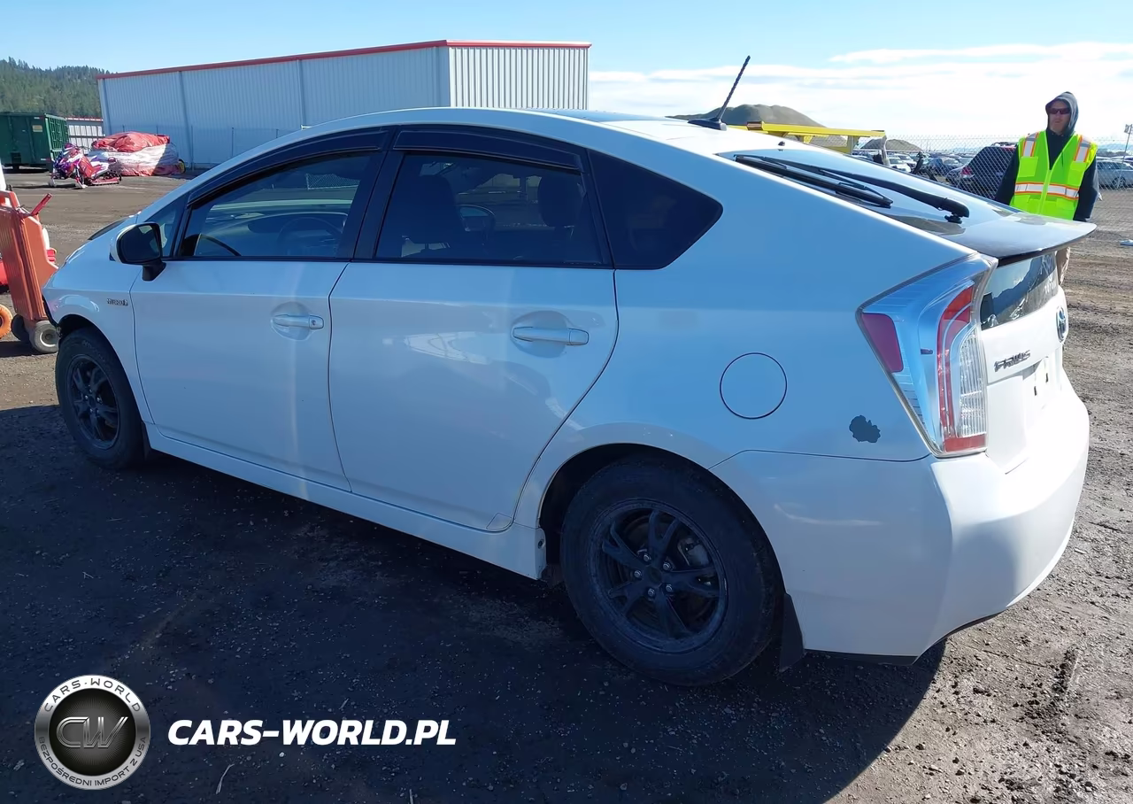 2013 Toyota Prius Four VIN:JTDKN3DU2D5631057 - 3