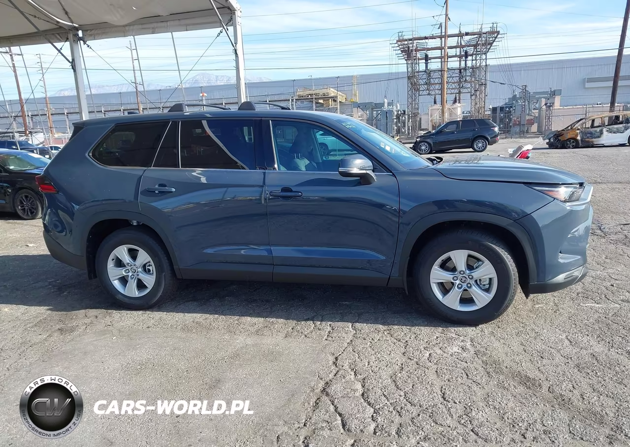 2026 Toyota Grand Highlander Hybrid Le VIN:5TDACAB5XTS089684 - 13
