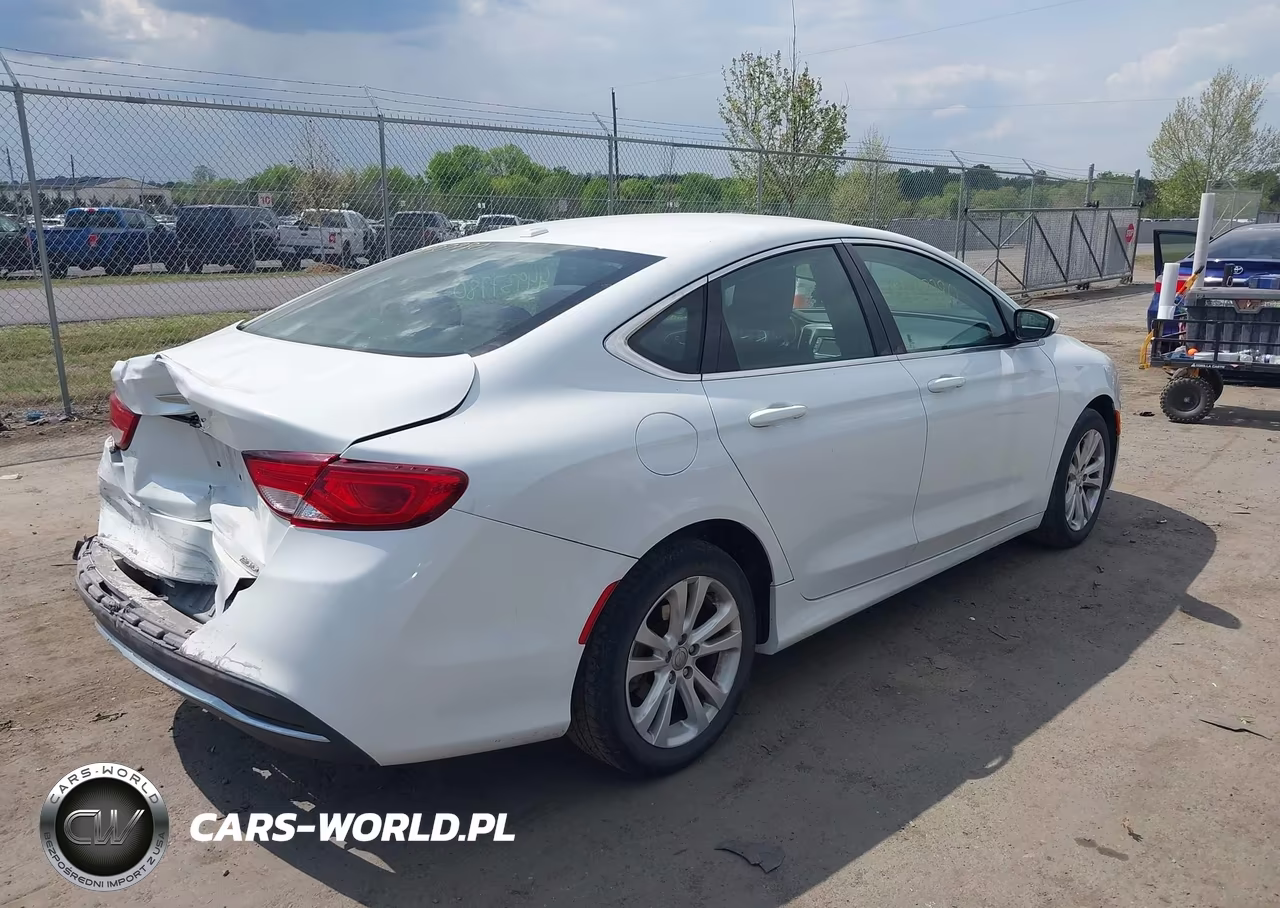 2015 Chrysler 200 Limited VIN:1C3CCCAB5FN616850 - 4