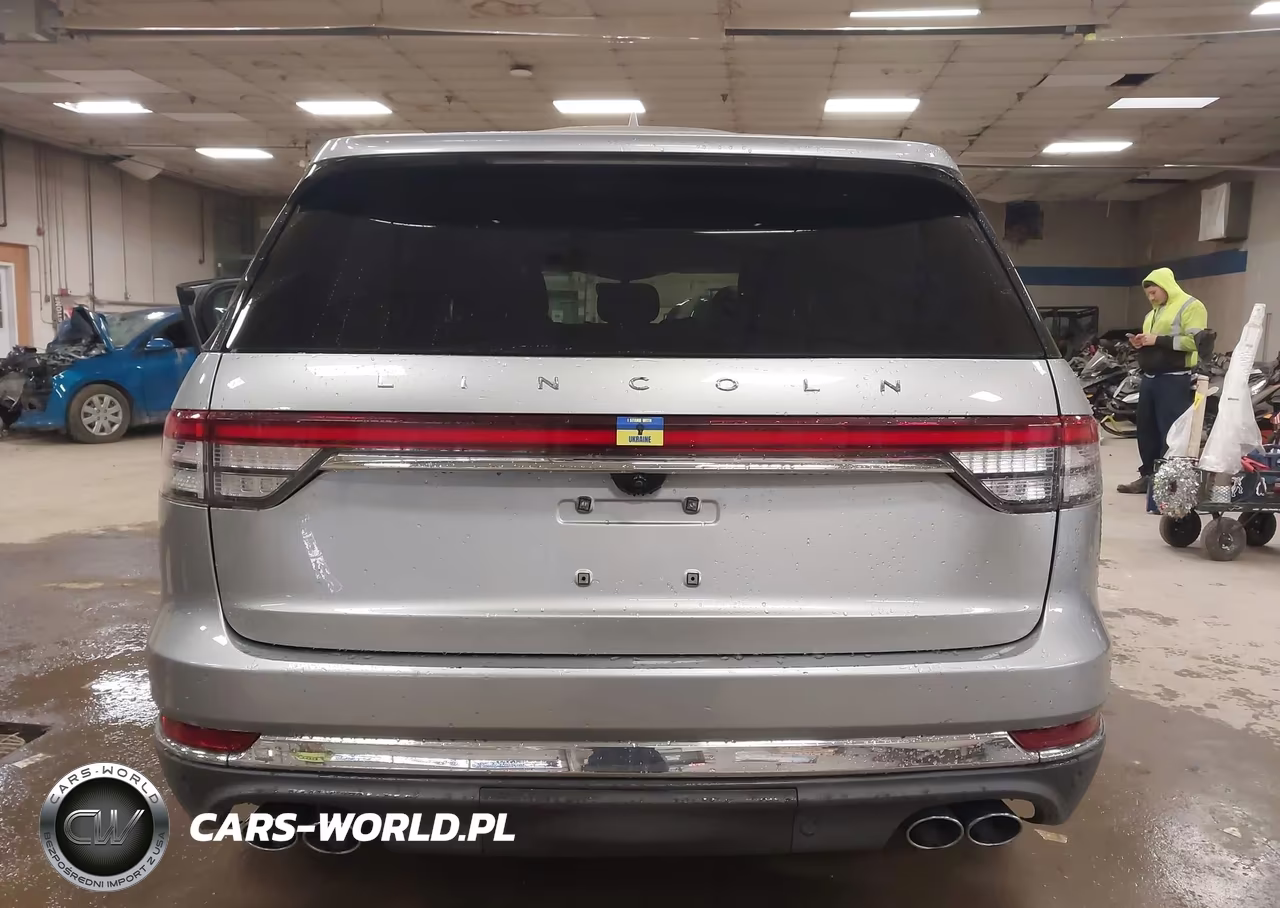 2020 Lincoln Aviator Reserve VIN:5LM5J7XC8LGL16536 - 17