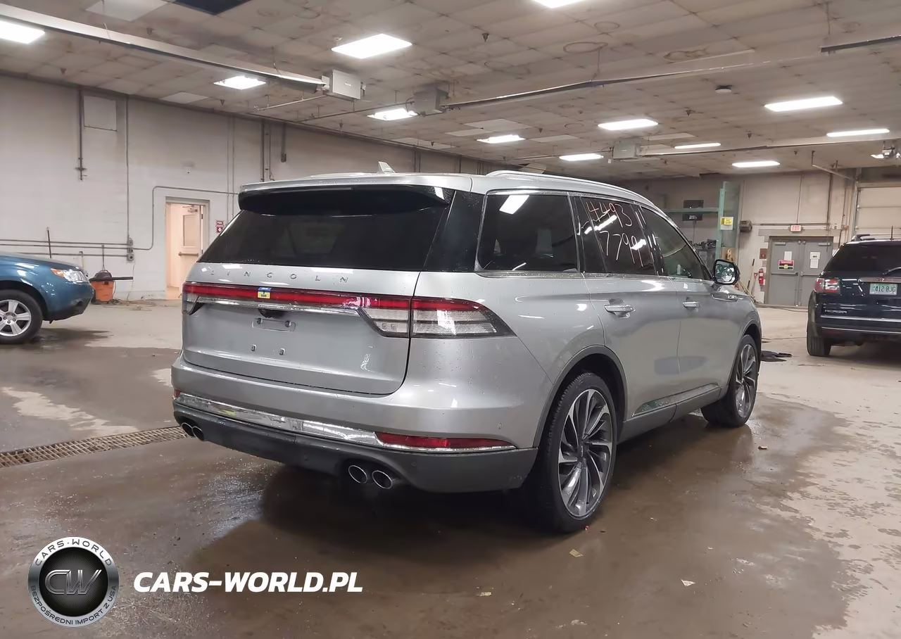 2020 Lincoln Aviator Reserve VIN:5LM5J7XC8LGL16536 - 4