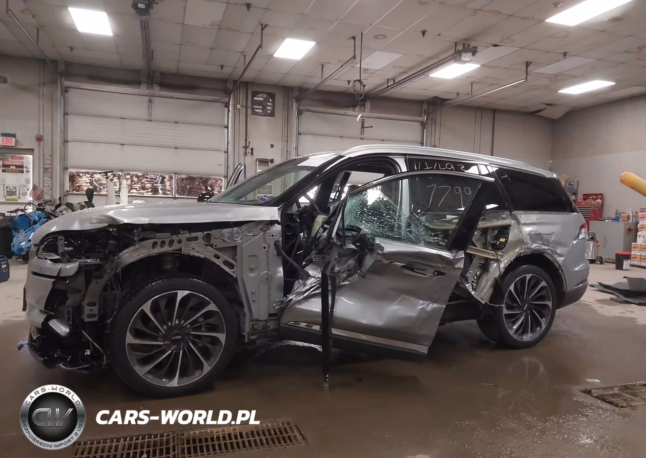 2020 Lincoln Aviator Reserve VIN:5LM5J7XC8LGL16536 - 6
