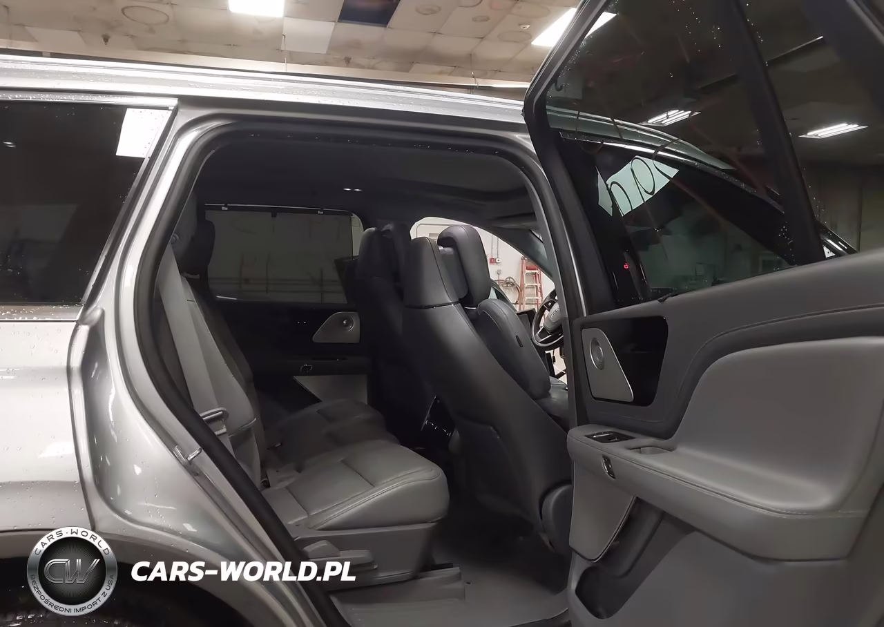 2020 Lincoln Aviator Reserve VIN:5LM5J7XC8LGL16536 - 8