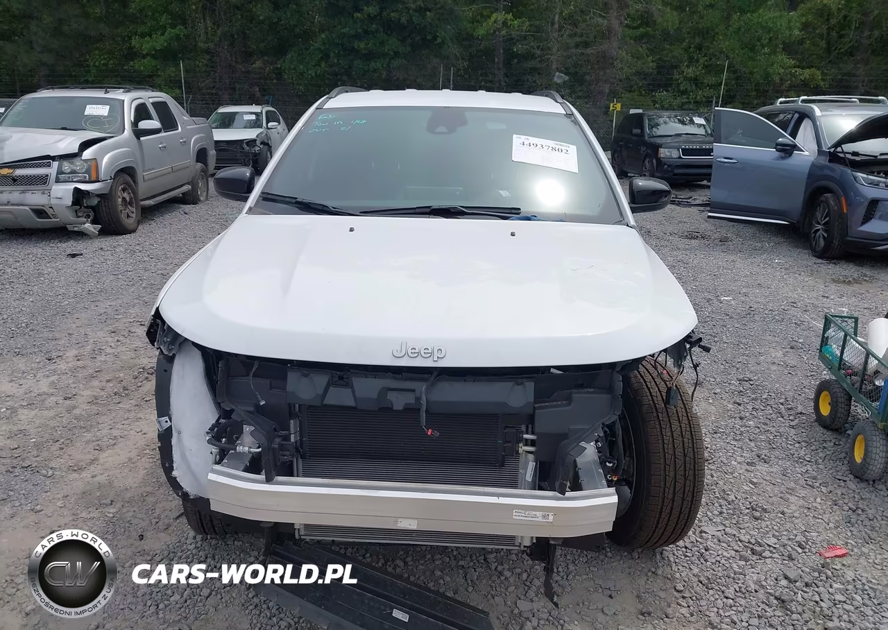2025 Jeep Compass Latitude 4X4 VIN:3C4NJDBN0ST608318 - 13