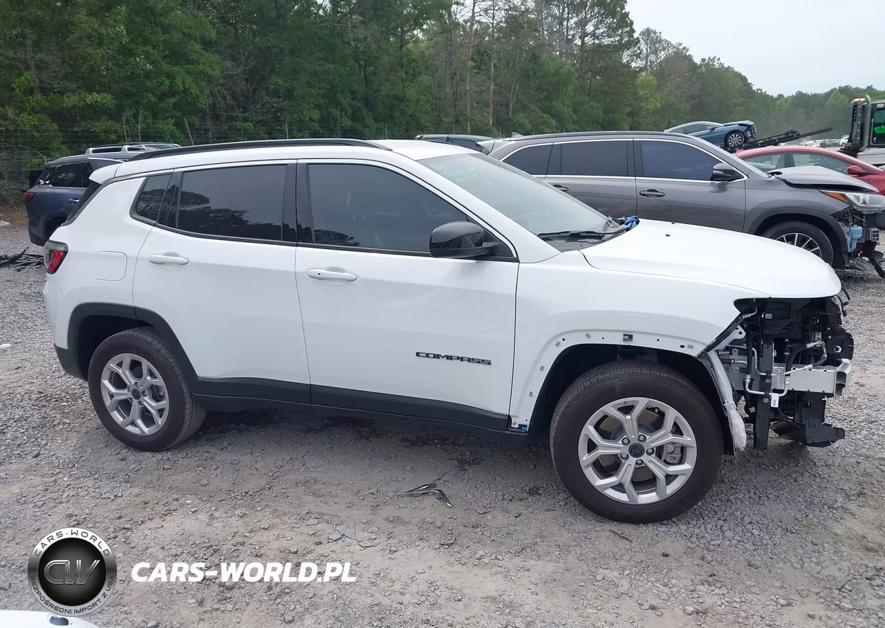 2025 Jeep Compass Latitude 4X4 VIN:3C4NJDBN0ST608318 - 14