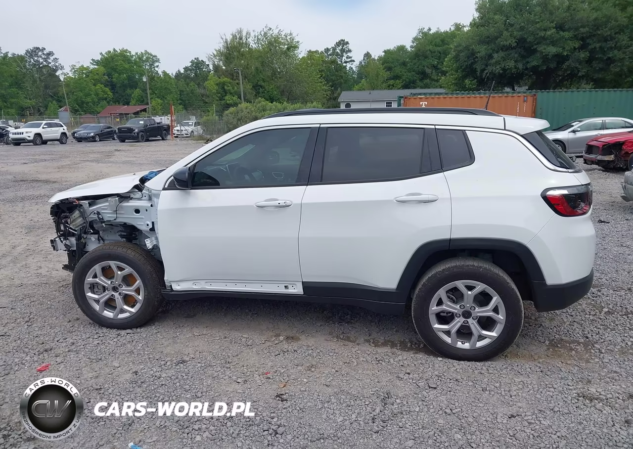 2025 Jeep Compass Latitude 4X4 VIN:3C4NJDBN0ST608318 - 15