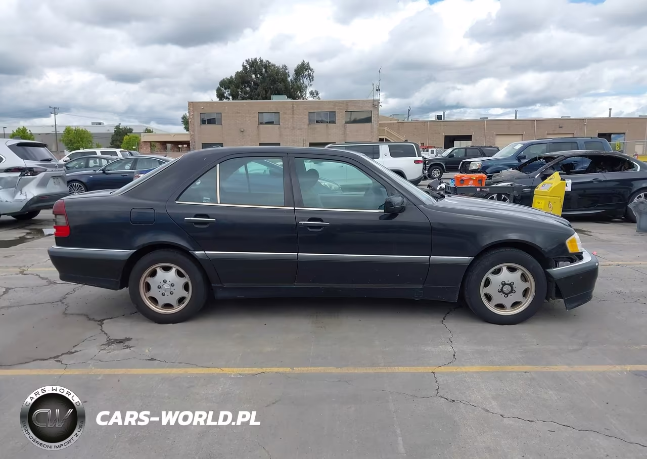 2000 Mercedes-Benz C 230 Kompressor VIN:WDBHA24G4YA825238 - 13