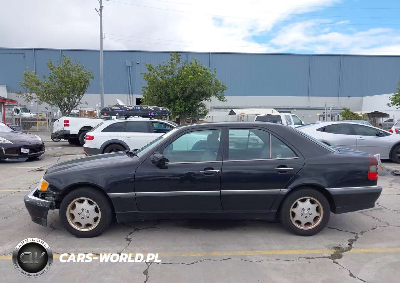 2000 Mercedes-Benz C 230 Kompressor VIN:WDBHA24G4YA825238 - 14