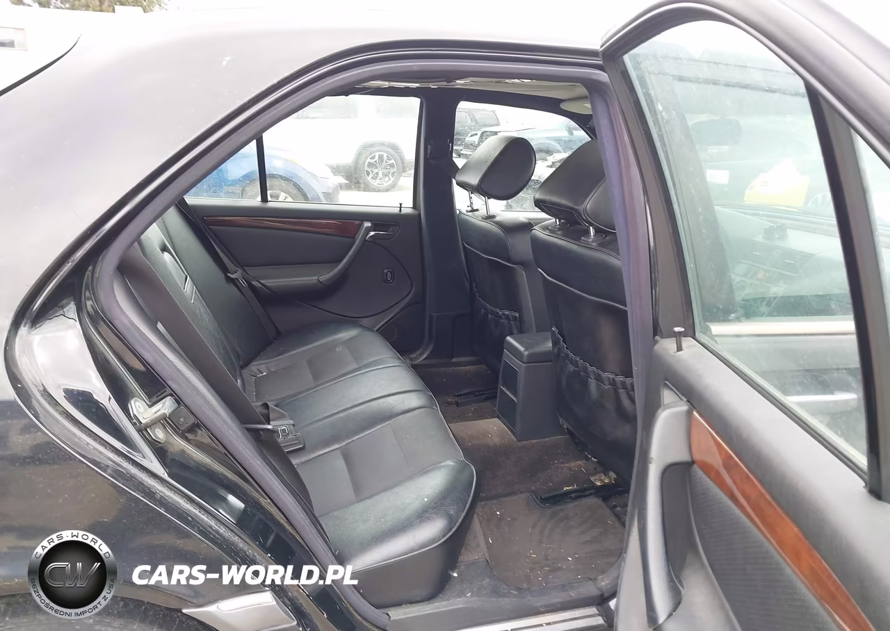 2000 Mercedes-Benz C 230 Kompressor VIN:WDBHA24G4YA825238 - 8