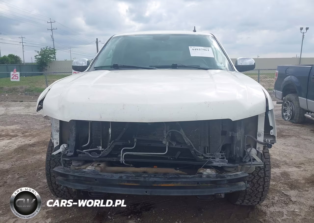 2010 Chevrolet Tahoe Ltz VIN:1GNUCCE03AR122892 - 13
