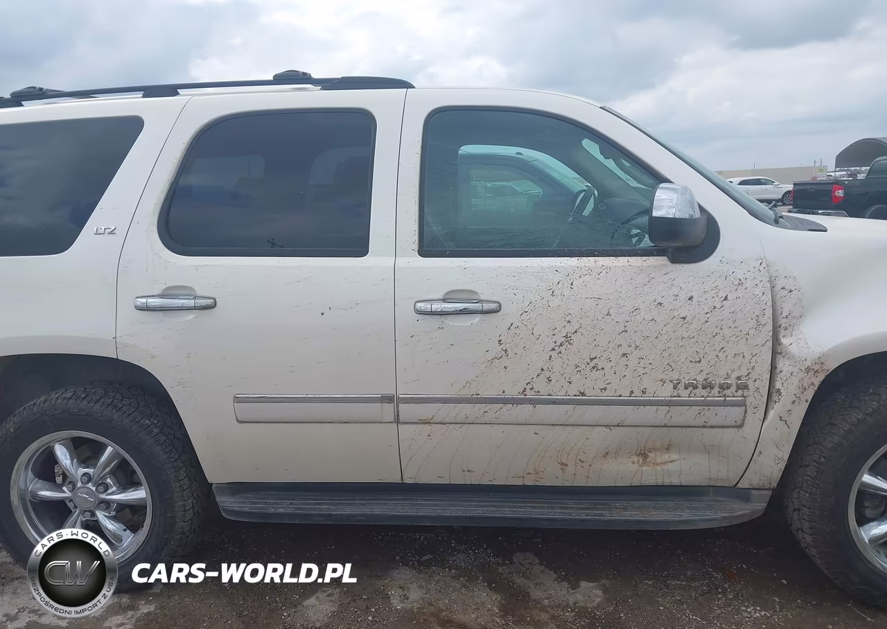 2010 Chevrolet Tahoe Ltz VIN:1GNUCCE03AR122892 - 14