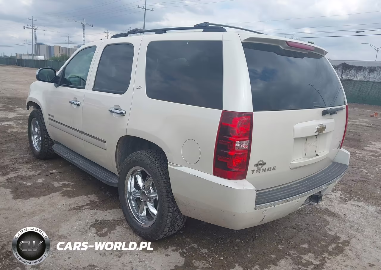 2010 Chevrolet Tahoe Ltz VIN:1GNUCCE03AR122892 - 3
