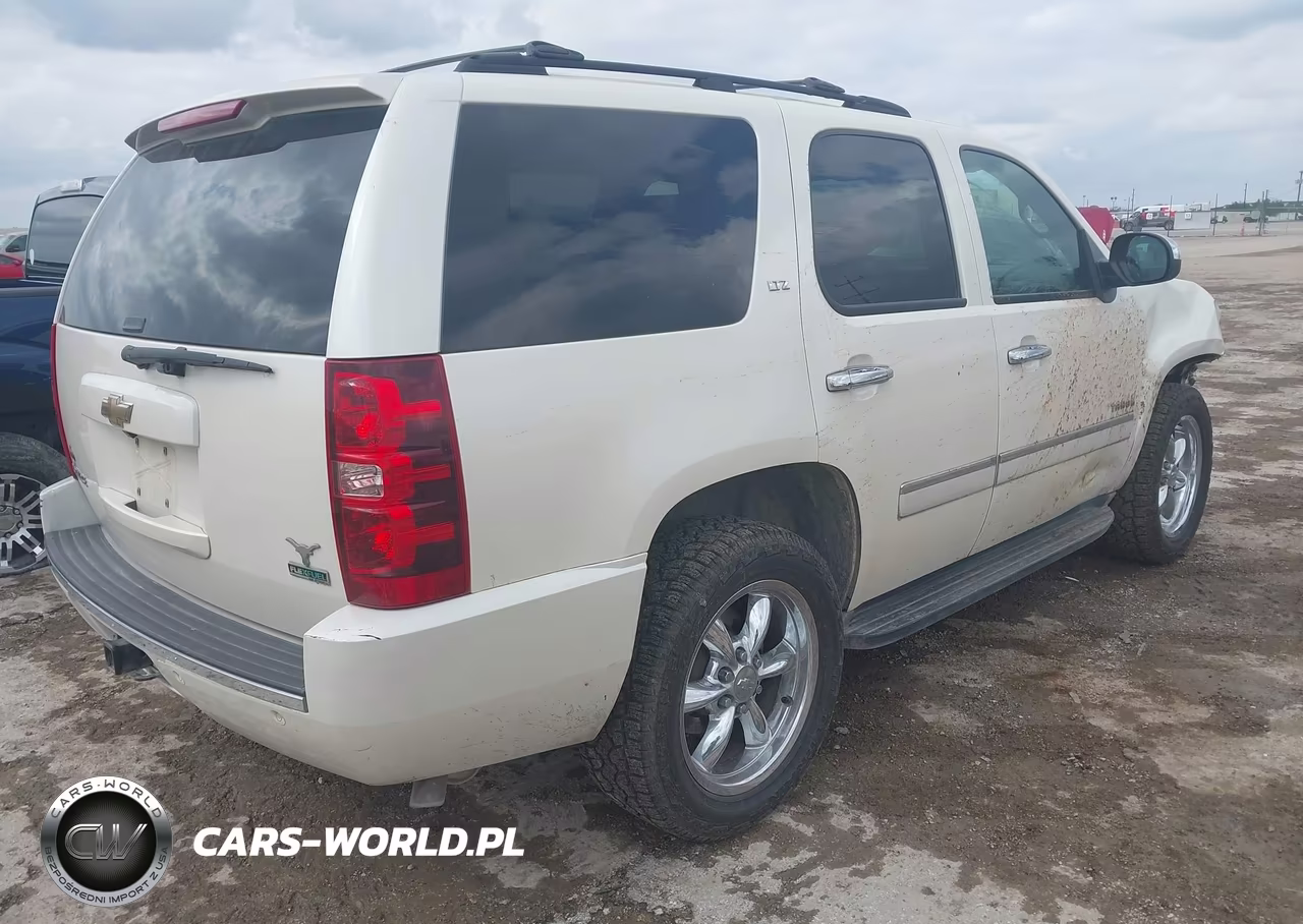 2010 Chevrolet Tahoe Ltz VIN:1GNUCCE03AR122892 - 4