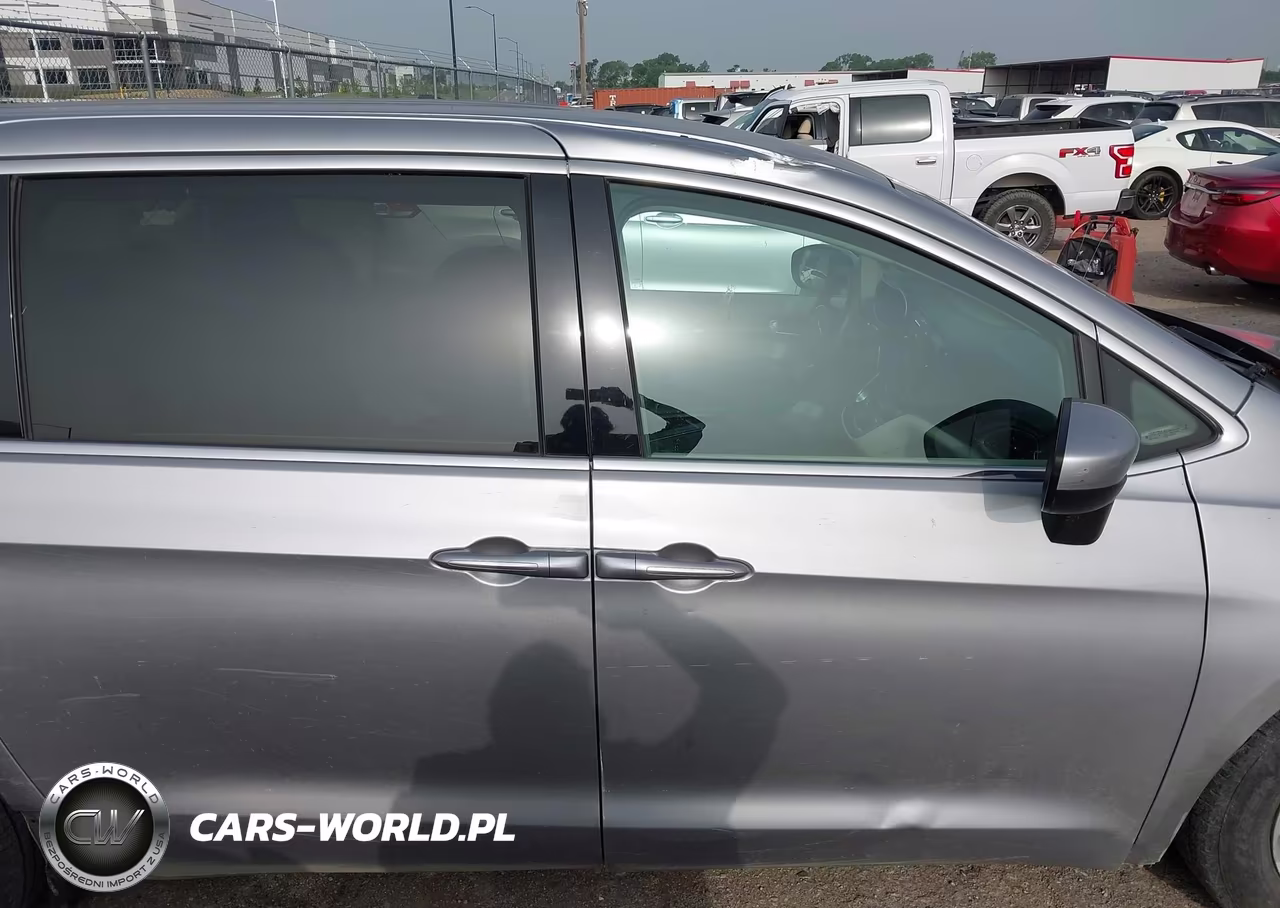 2017 Chrysler Pacifica Lx VIN:2C4RC1CG2HR823740 - 13