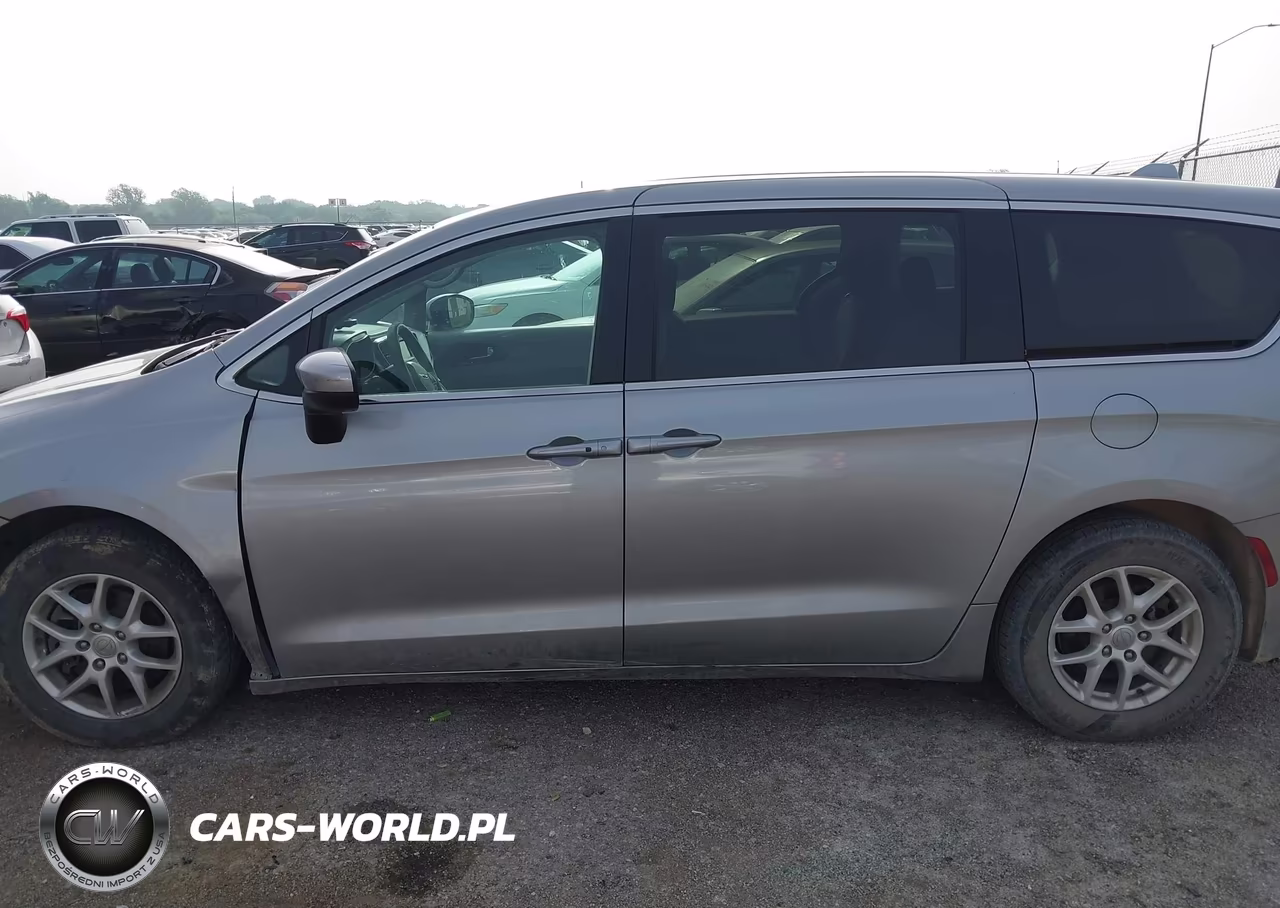 2017 Chrysler Pacifica Lx VIN:2C4RC1CG2HR823740 - 14