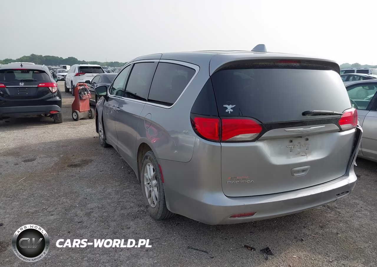 2017 Chrysler Pacifica Lx VIN:2C4RC1CG2HR823740 - 3