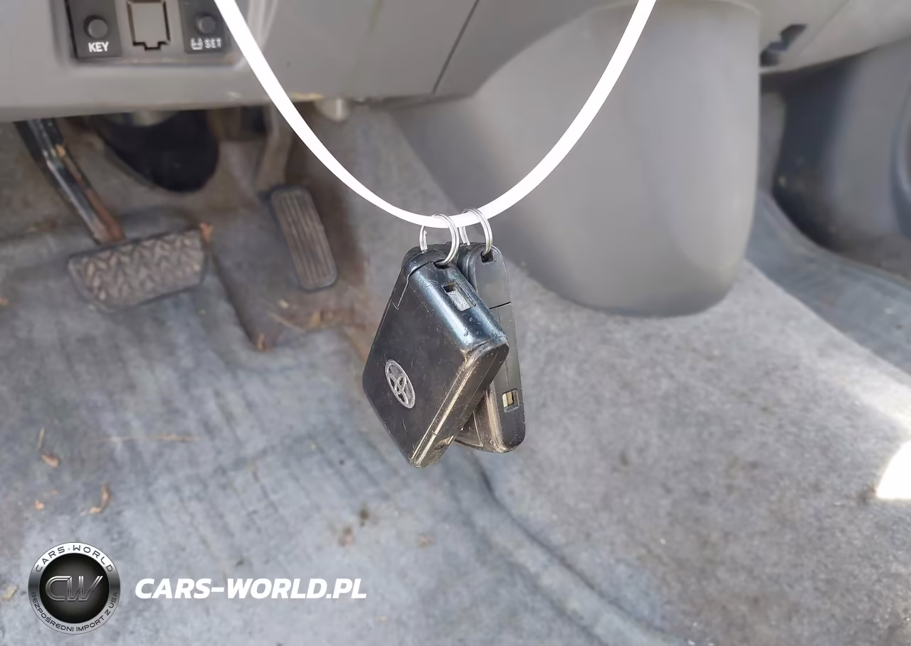 2008 Toyota Prius VIN:JTDKB20U183394118 - 11