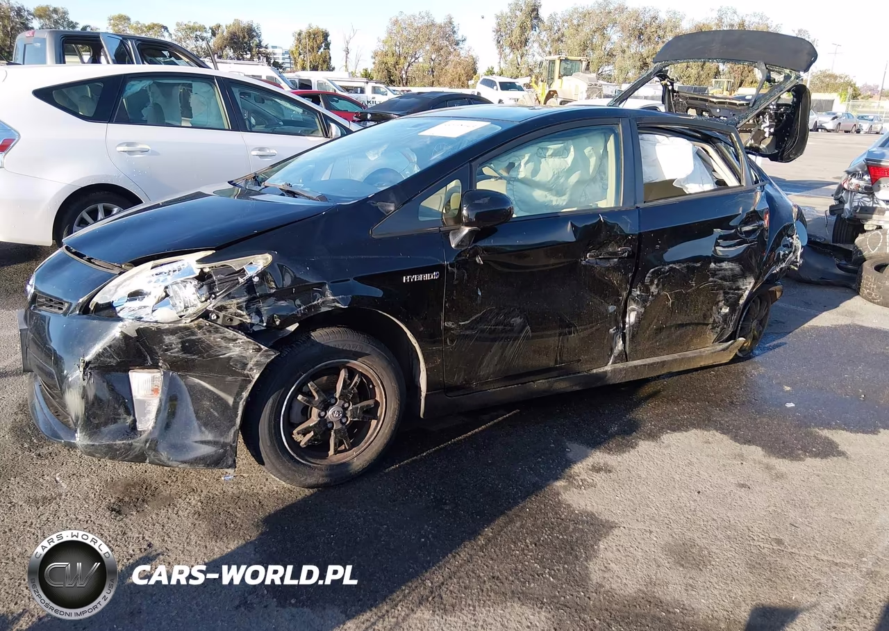 2013 Toyota Prius Three VIN:JTDKN3DU6D5688183 - 17