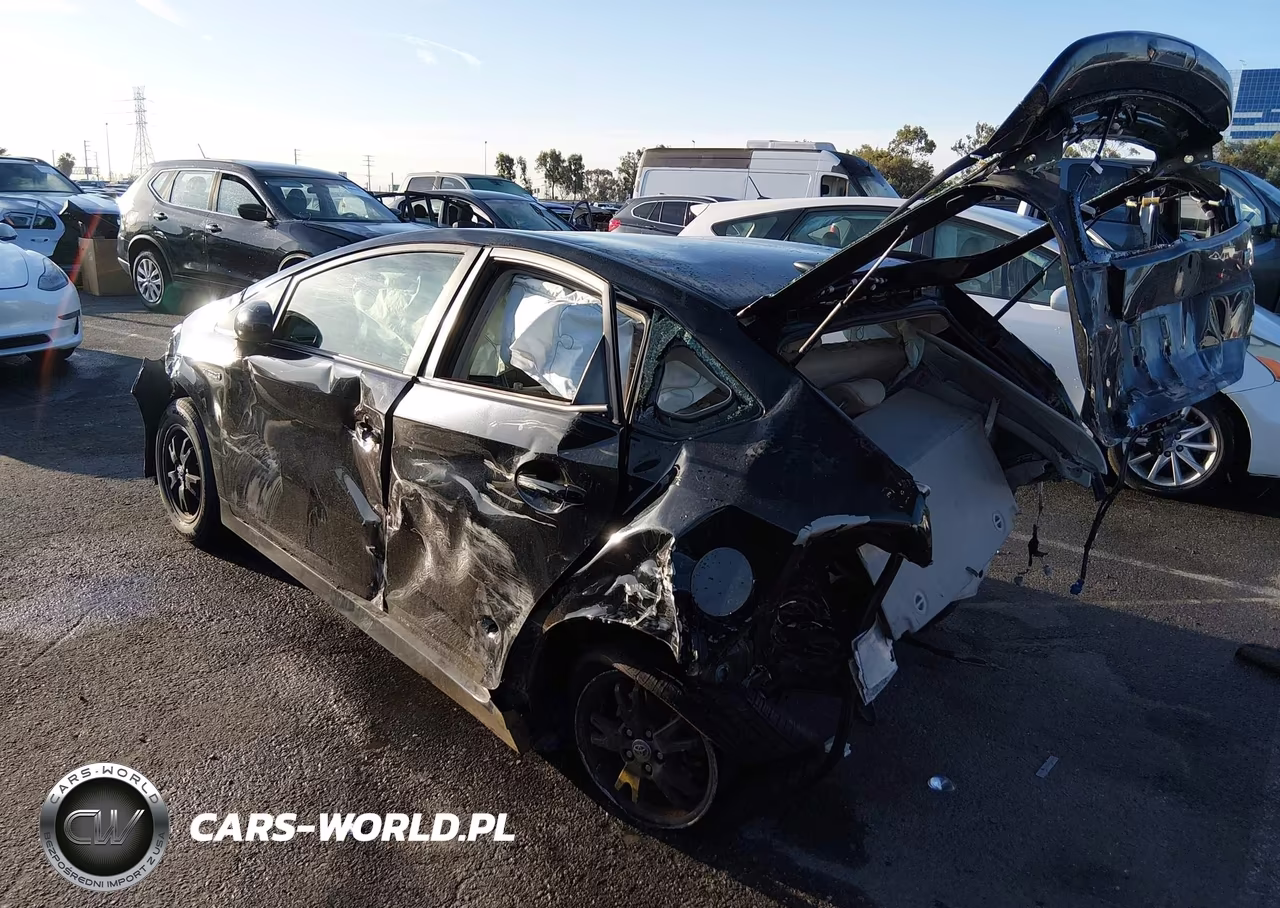 2013 Toyota Prius Three VIN:JTDKN3DU6D5688183 - 3
