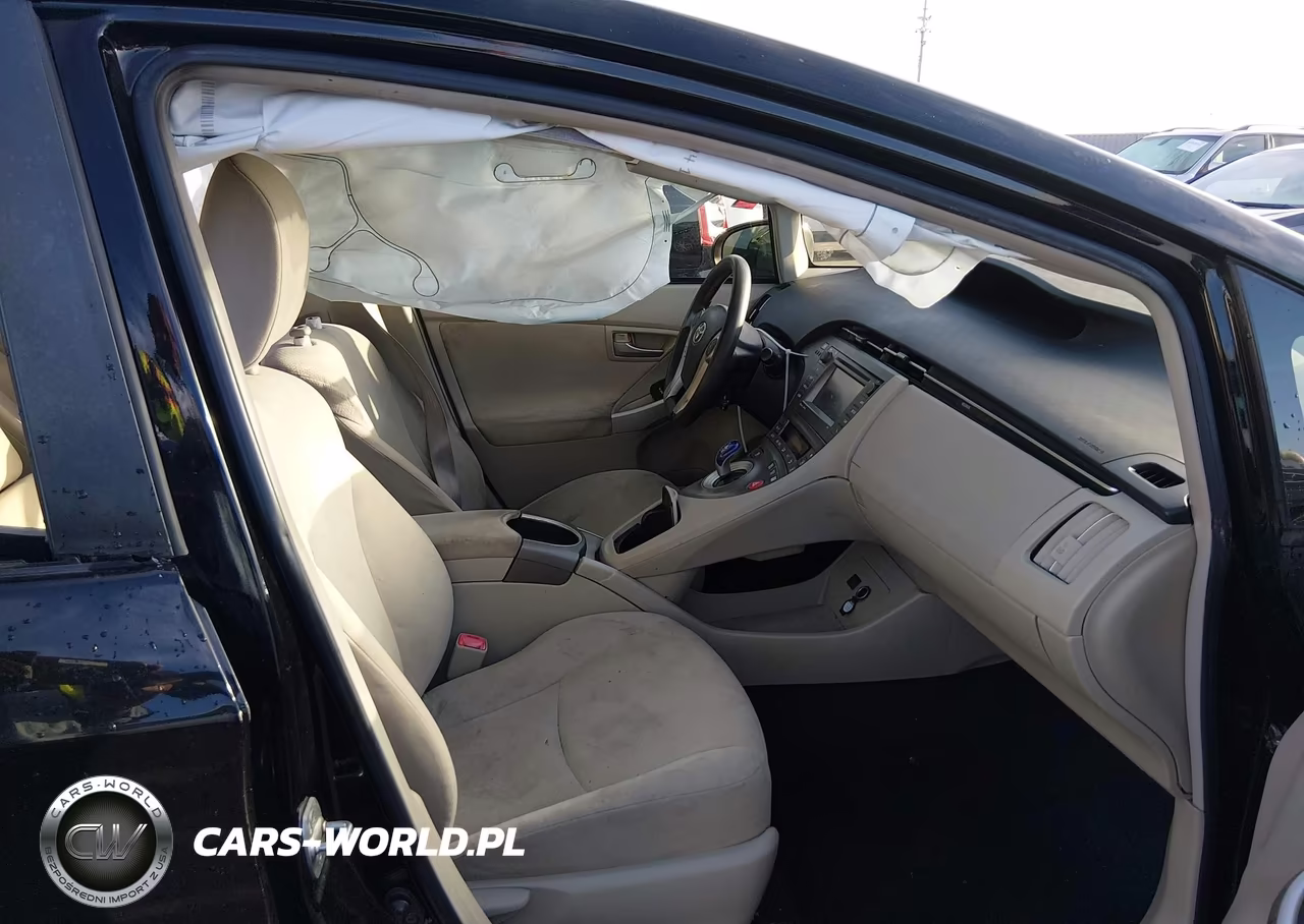2013 Toyota Prius Three VIN:JTDKN3DU6D5688183 - 5