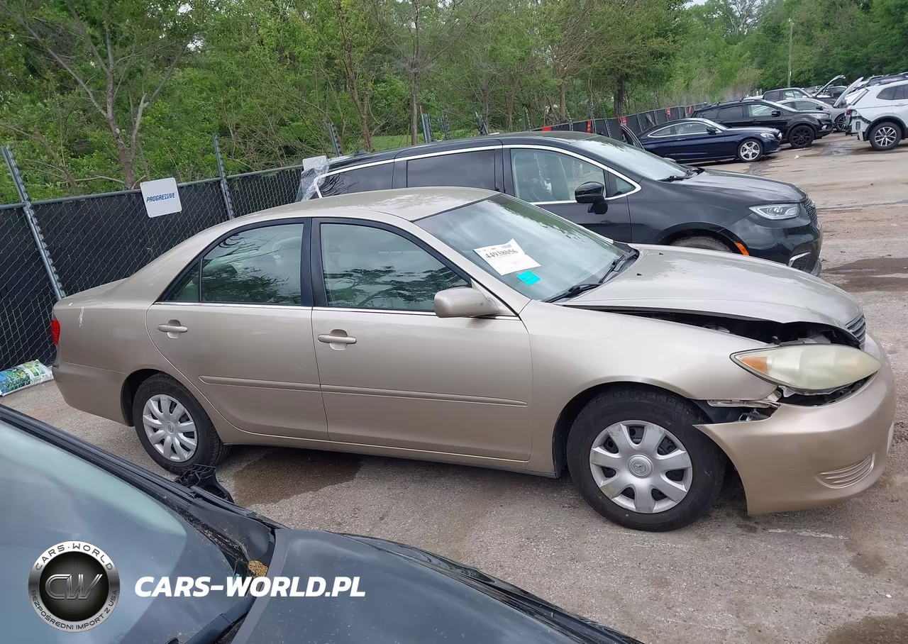 2005 Toyota Camry Le VIN:4T1BE32K75U947946 - 13